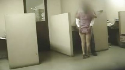 Kocası televizyon izlerken, sevgilisi yatak odasında muhteşem turkpornosu bir eş kızartır