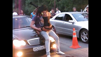 Kızın külotunu ağzına soktu ve kıçından kalın bir fake taxi türkçe altyazılı horoz sarsıldı