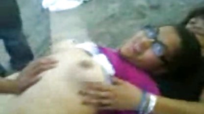 Programcı busty güzelliğinin ona nuru masajı geyporno yaptığını kabul etti.