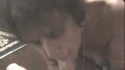 Eş bir partiden sarhoş karısını bekledi ve şiddetli turkporna bir seksle cezalandırdı