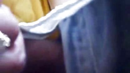 Lezbiyen BDSM seks pornu oyunları bir misafir ile üçlü geçti