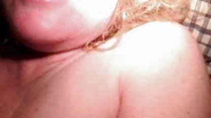 Doğada bir ayak fetişinin tadını çıkarmak için bir kır dünyanın en güzel pornosu evine geldik