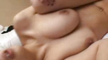 Utangaç adam gözü kapalı oynak sarışın ve kedi sibel kekilli anal yaladı