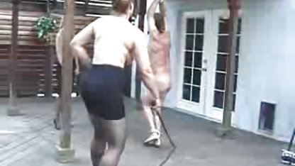 Zenci heyecanlı bir kız arkadaşı yaladı ve kukan'a ekildi anne ogul sex