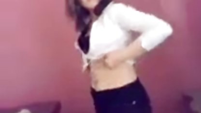 Genç sürtük kaba bir türk ifşa türbanlı siyah adam tarafından becerdin alır ve ihale bir kedi cum verir