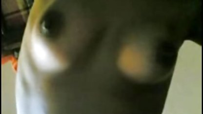 Lustful piliç annenin ensest seks varlığına rağmen taklit etmek istiyor