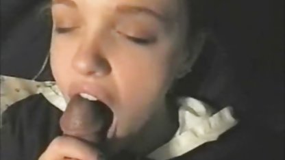 Kızları samimi okşamalar için buldum ve onlara anne porn katıldım