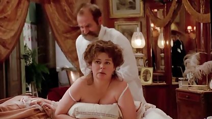 Kamera adam İnce sarışın film çekimi kedi lezbiyen seks sökük