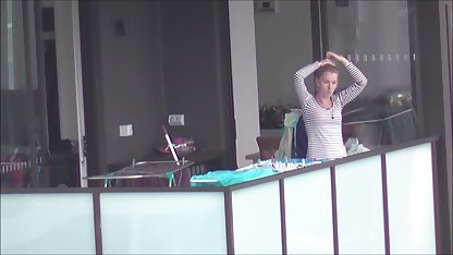 Yanlışlıkla Viagra içti pornovido ve yardım için Rus üvey annesine döndü.