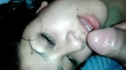 Şişirilmiş adam derin bir oral seks için seksi striptizci ödedi turk xnxx