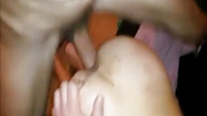 Jinekolog resepsiyonda, sarışın arabada sex kendini becermek için kendini verdi
