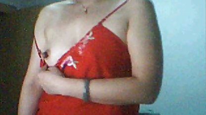 Azgın fotoğrafçı ateşli bir kapağın lezporno içinde esnek bir model ateşli bir şekilde osuruyor