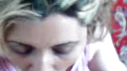 Beceriksiz bir garson evli bir müşterinin anal seks tutkusunu bastırdı lezporno